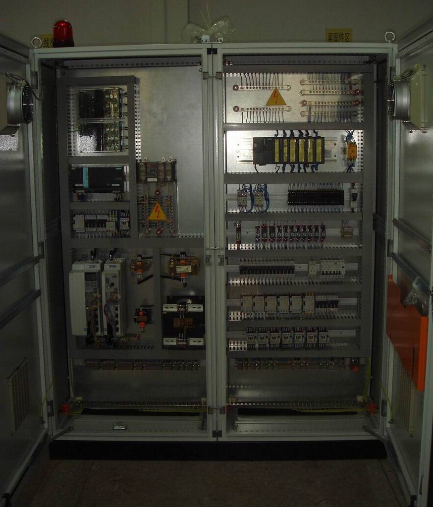 PLC邏輯控制柜PLC邏輯控制柜"適應(yīng)環(huán)境，也就適應(yīng)了問題"